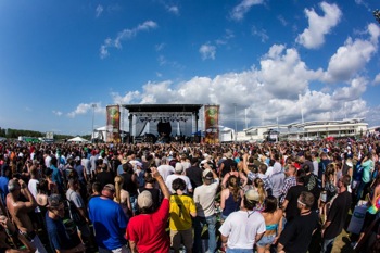 Fort Rock 2013 crowd photo by Chad Martel Photography