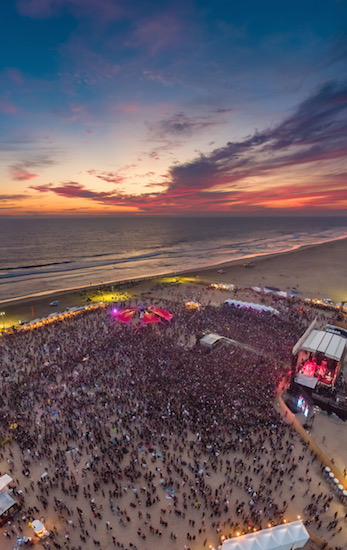 Surf City Blitz crowd (from above)